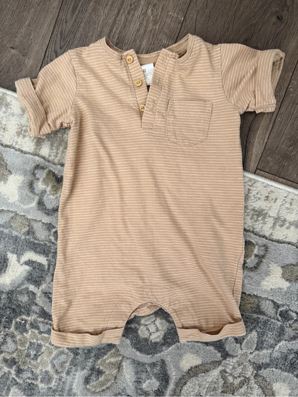 H&M Baby Boy Short-Sleeve One-Piece in Light Tan Stripe (0-3 months)